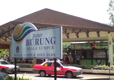 Kuala Lumpur bird park ticket counter and entrance